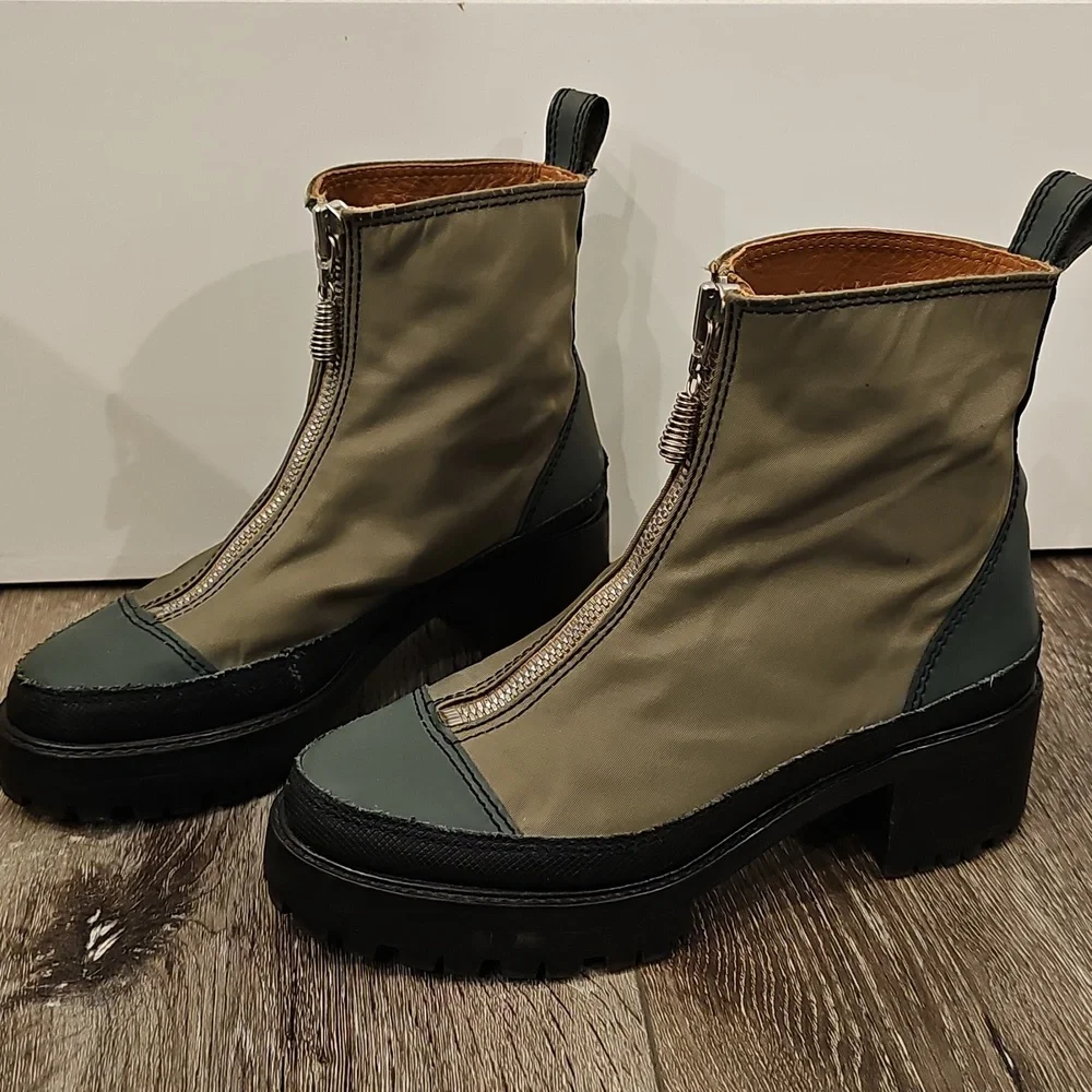 NICOLE SALDANA Women's Zipper Chris Boots